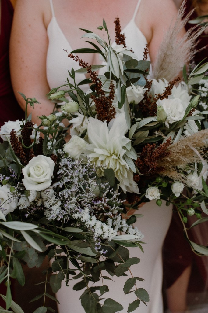 Close up photo of wedding flowers 